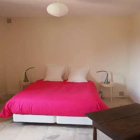 Les Demeures De Valette Bed & Breakfast *